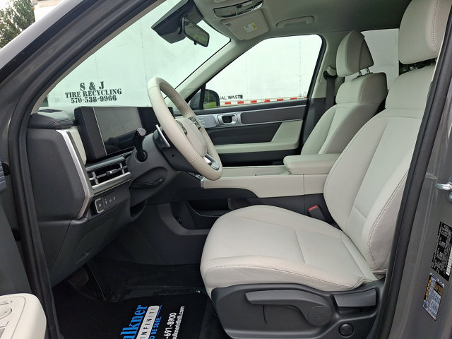 Used 2025 Hyundai Santa Fe SE AWD/4WD image 14