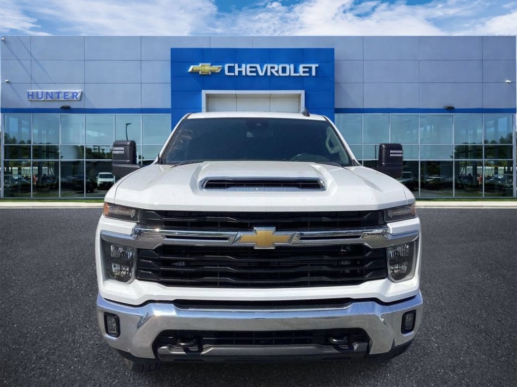 Used 2024 Chevrolet Silverado 2500 LT AWD/4WD image 5