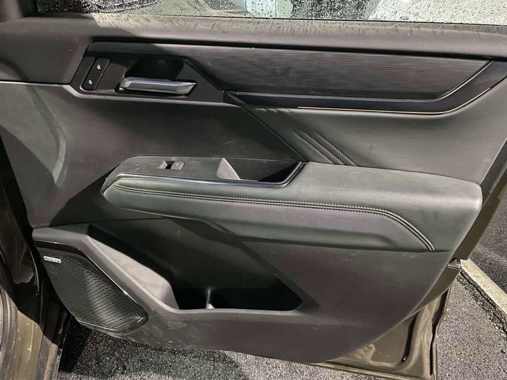 Used 2024 GMC Acadia AT4 w/ Luxury Package image 44