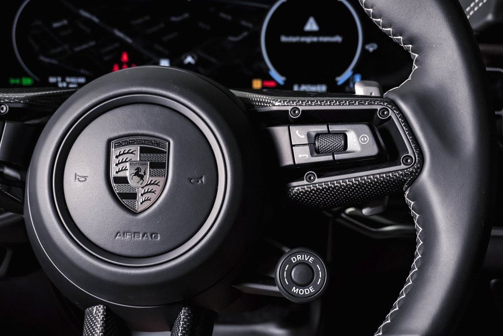 New 2025 Porsche Cayenne Turbo AWD/4WD image 19
