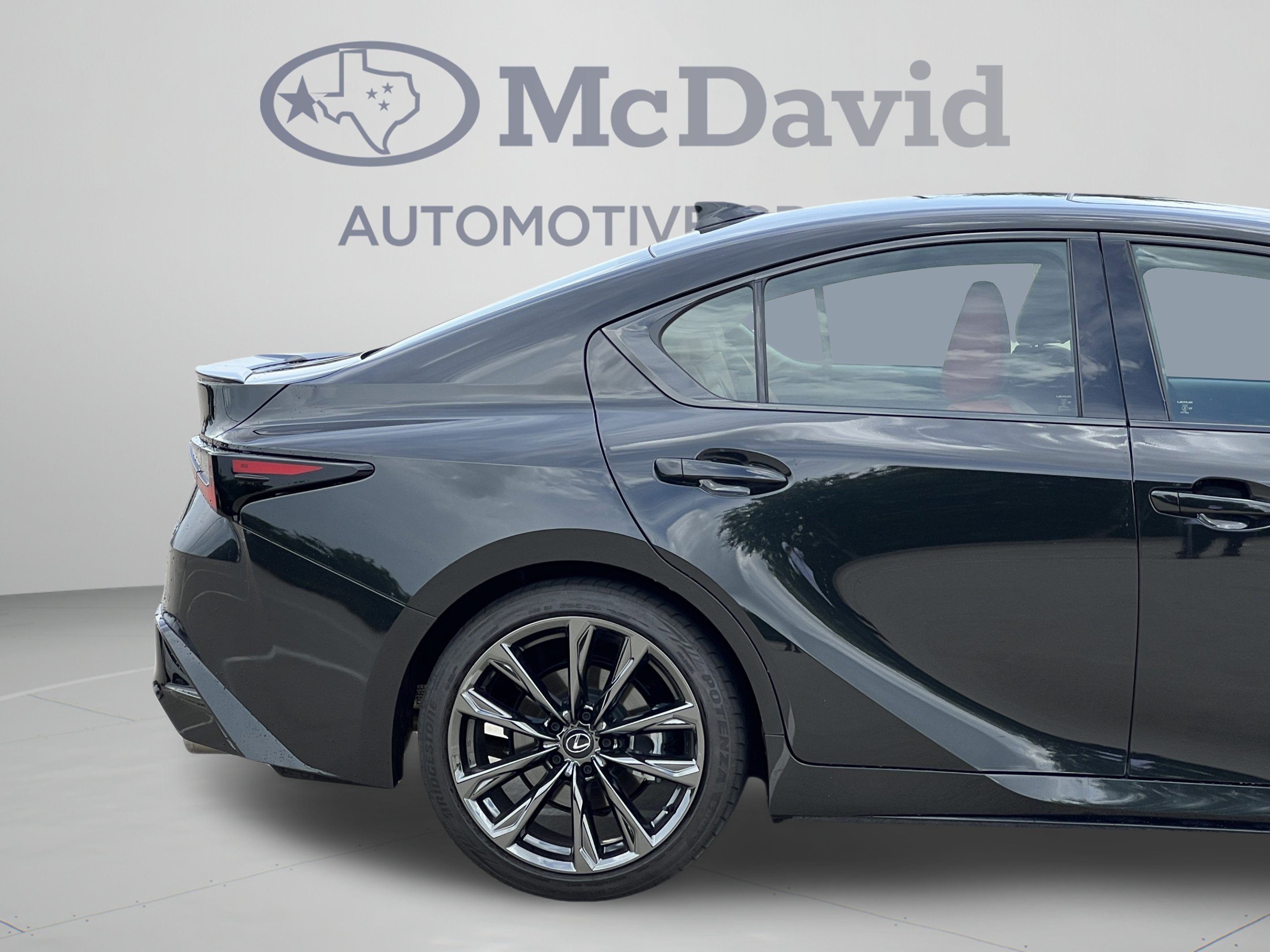Used 2025 Lexus IS 350 F Sport RWD image 29