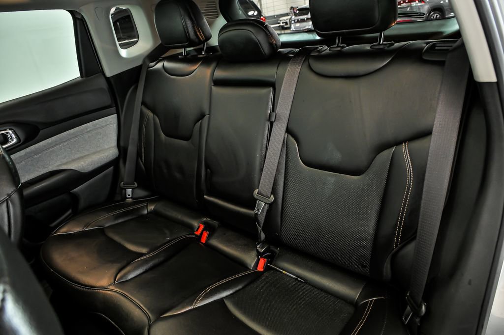 Used 2022 Jeep Compass Latitude w/ Sun and Sound Group image 16