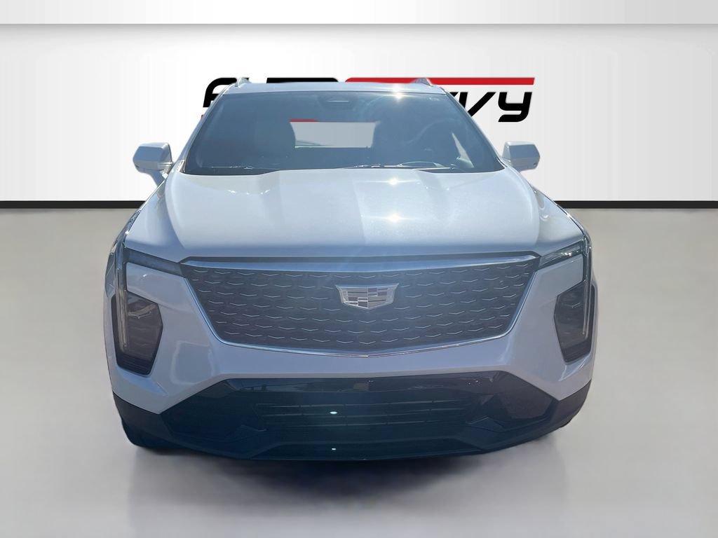 Used 2025 Cadillac XT4 Premium Luxury w/ Technology Package AWD/4WD image 2