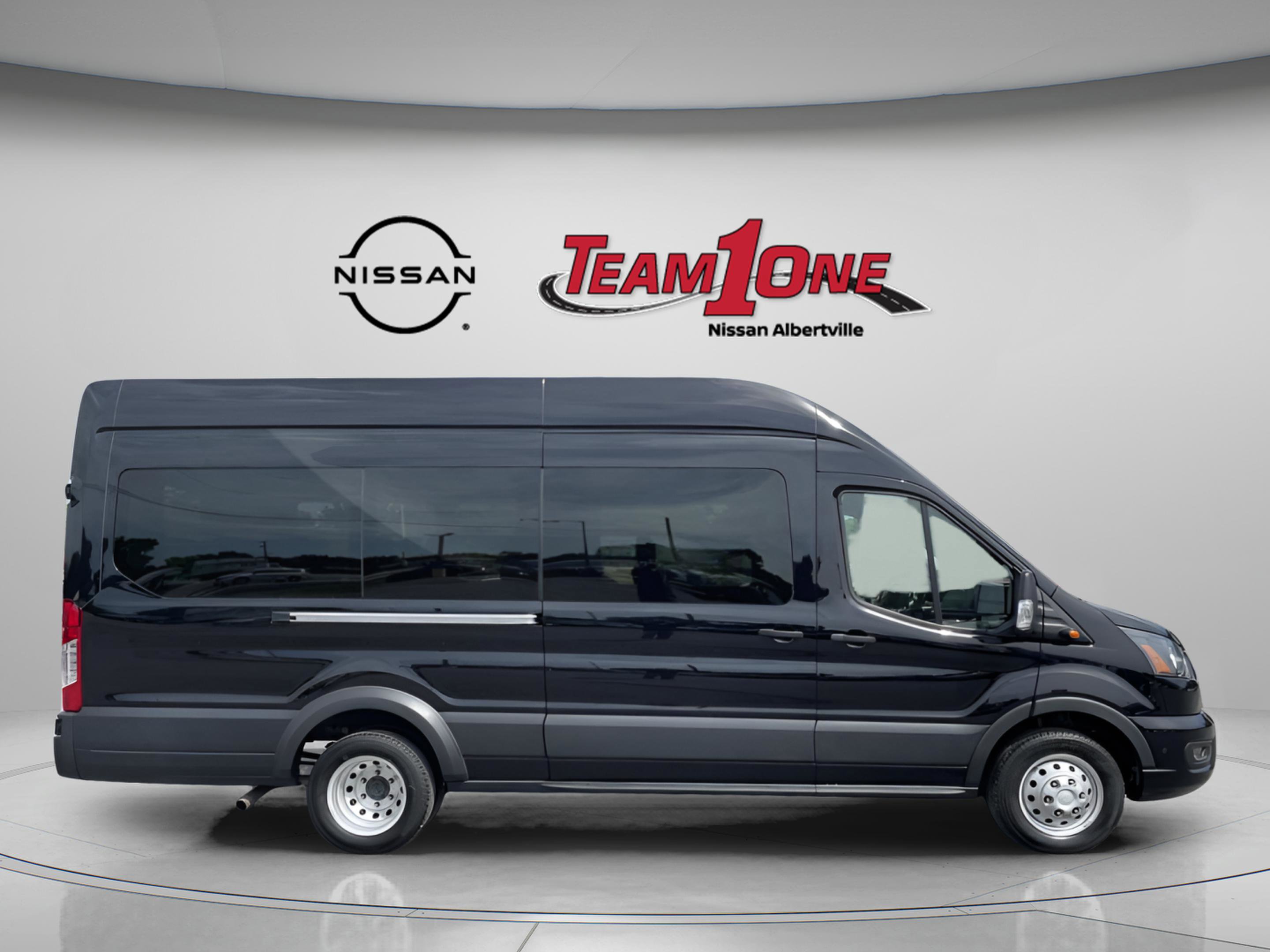 Used 2025 Ford Transit 350 XLT RWD image 9