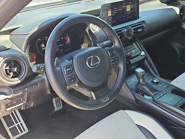 Used 2024 Lexus IS 500 RWD image 13