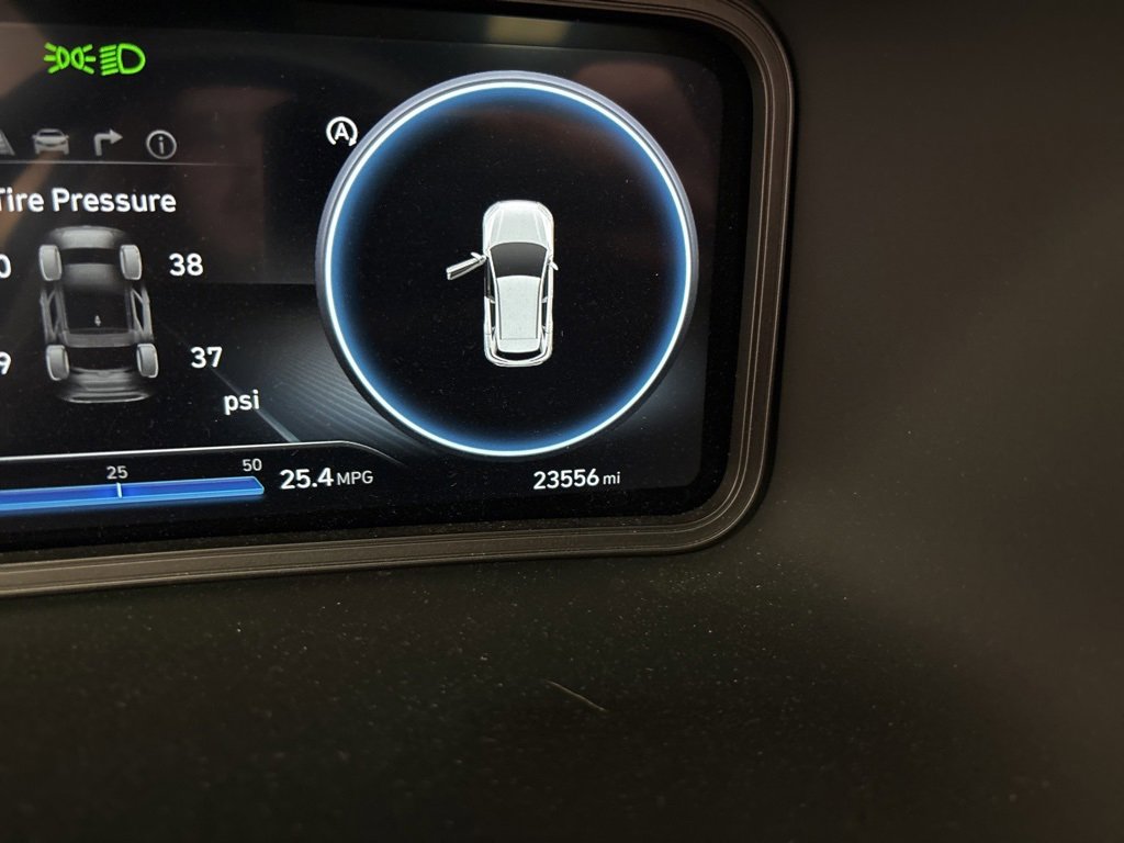 Used 2023 Hyundai Kona Limited image 5