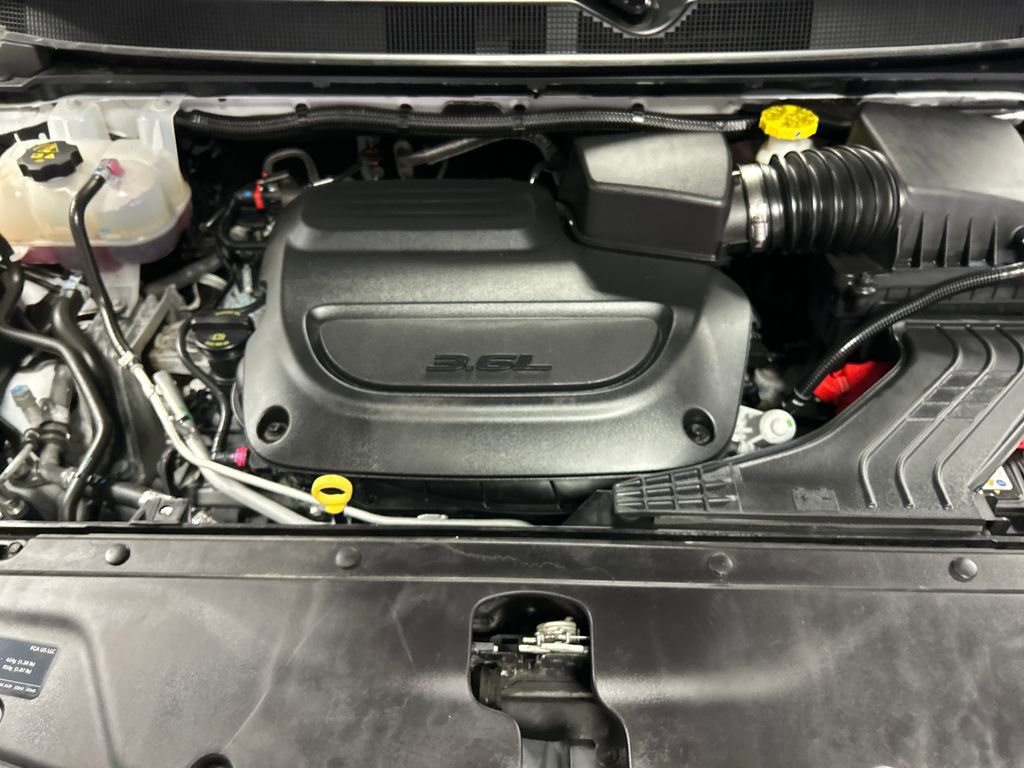 Used 2024 Chrysler Pacifica Limited w/ Uconnect Theater Family Group AWD/4WD image 29