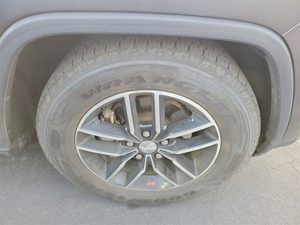 Used 2017 Jeep Grand Cherokee Trailhawk image 10