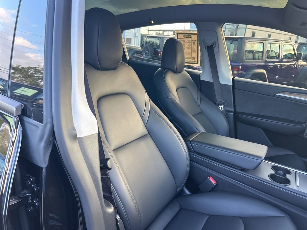 Used 2024 Tesla Model Y Performance image 22