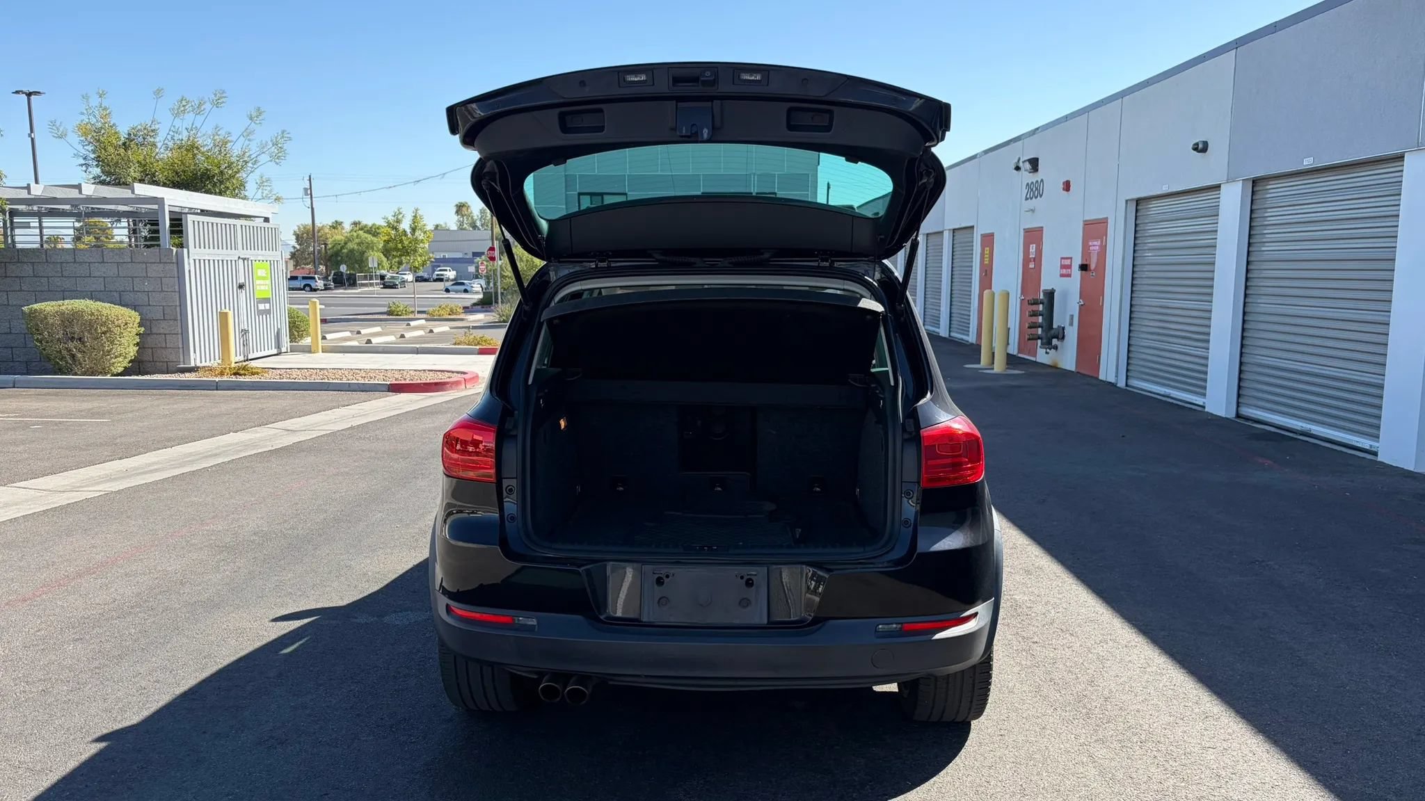 Used 2017 Volkswagen Tiguan SEL FWD image 12