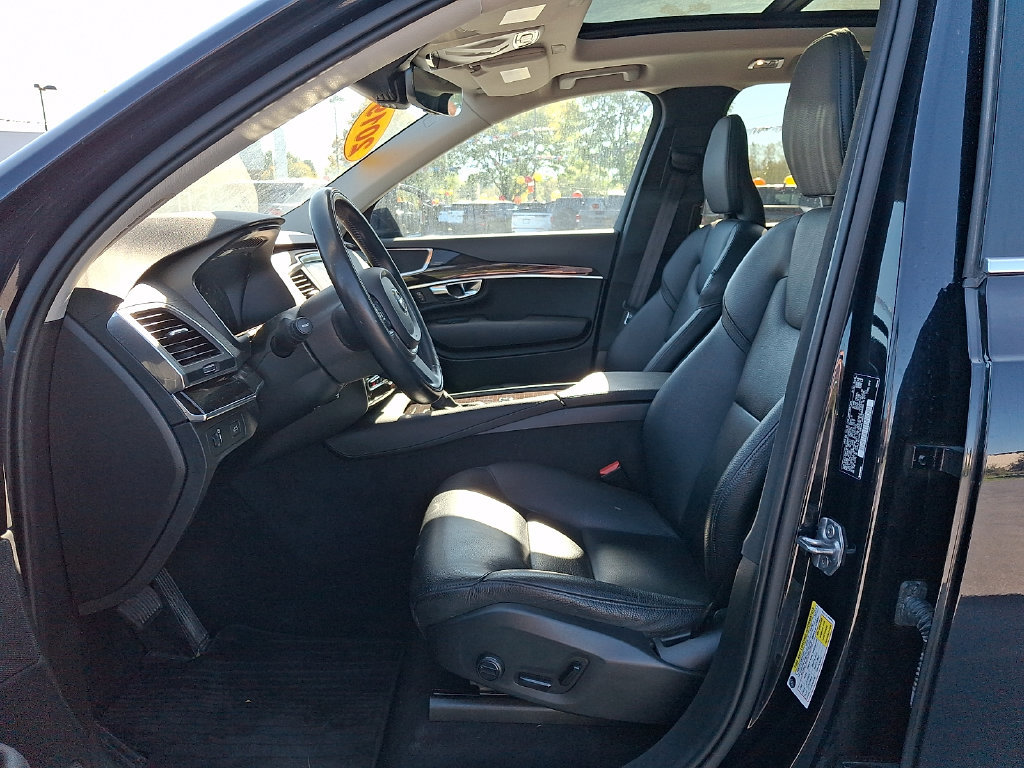 Used 2019 Volvo XC90 T6 Momentum AWD/4WD image 14