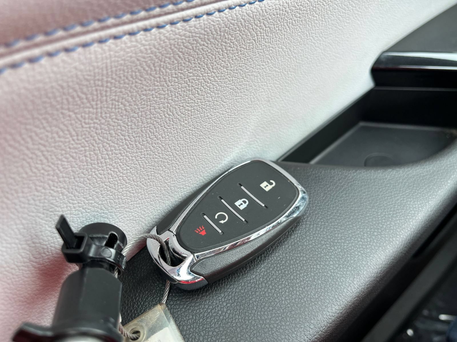 Used 2025 Chevrolet Trax LT FWD image 20