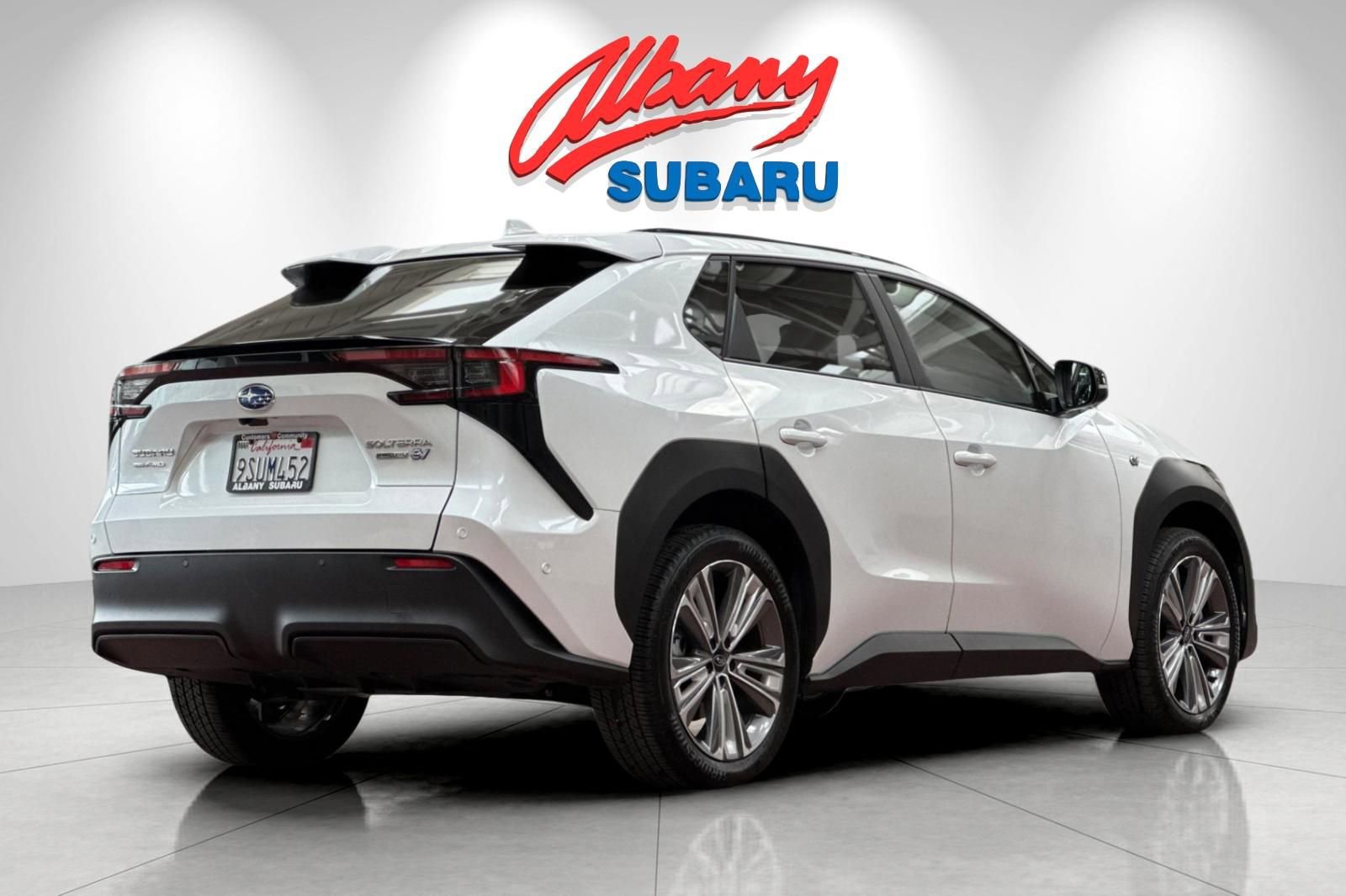 Used 2024 Subaru Solterra Limited image 4