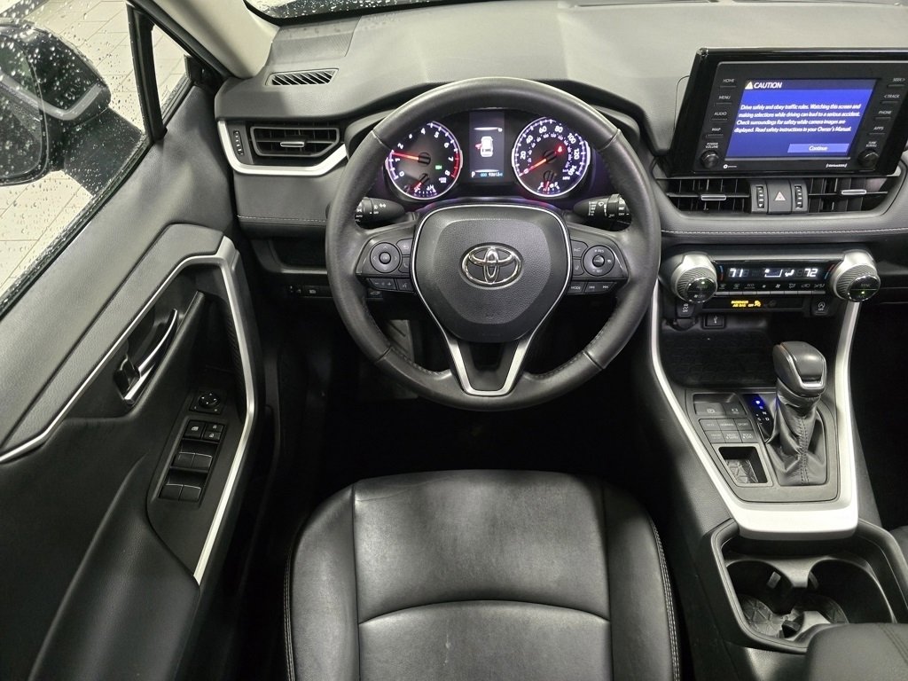 Used 2021 Toyota RAV4 XLE Premium image 23