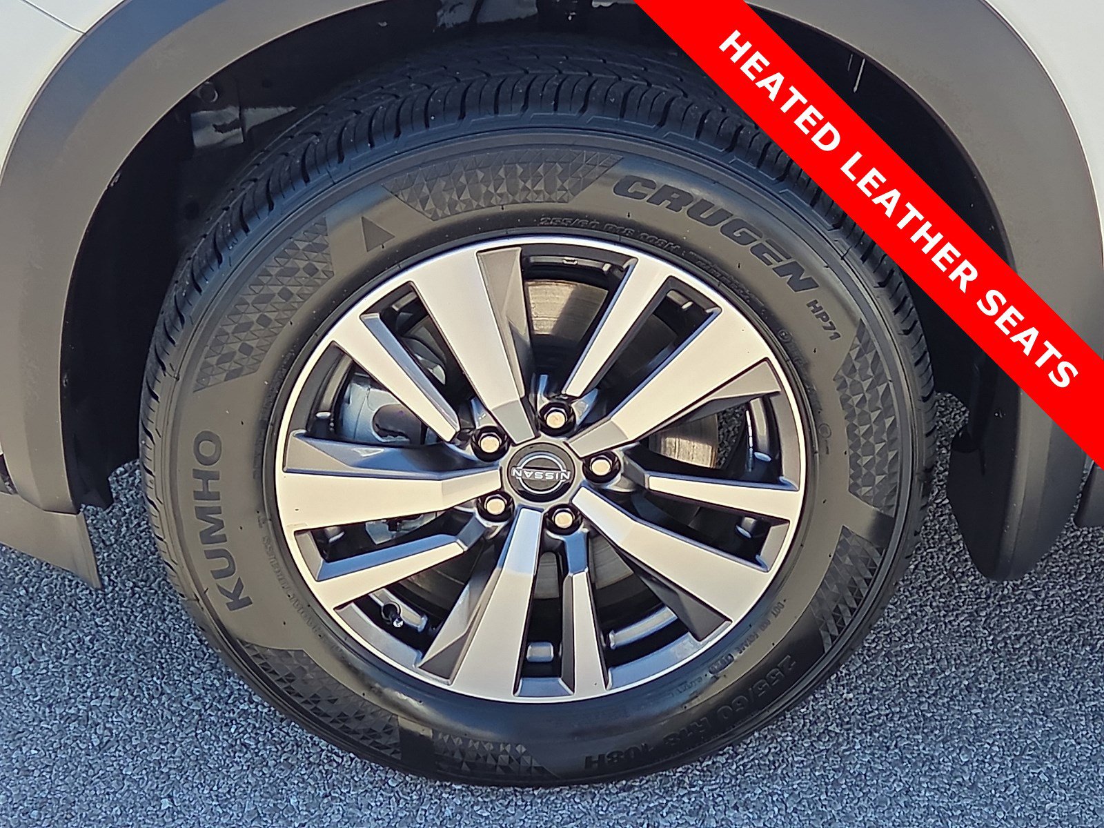 Used 2025 Nissan Pathfinder SL image 7