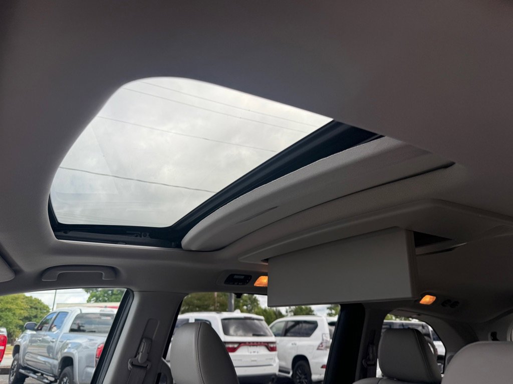 Used 2014 Honda Odyssey Touring Elite image 14