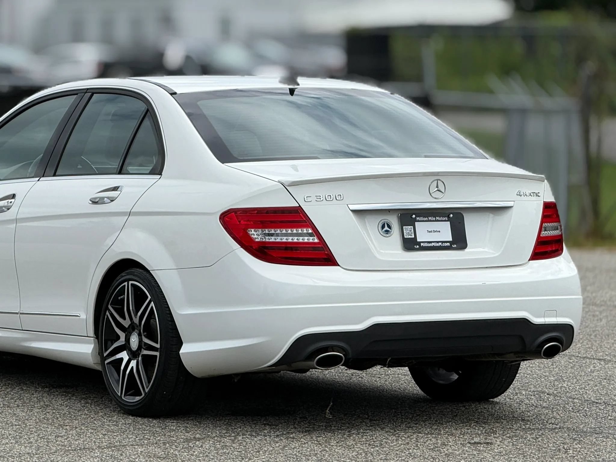 Used 2014 Mercedes-Benz C 300 4MATIC Sedan image 16