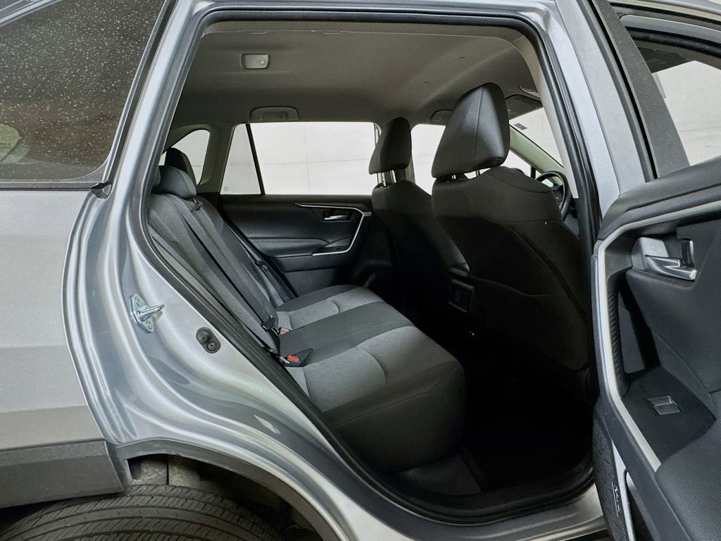Used 2025 Toyota RAV4 XLE image 24