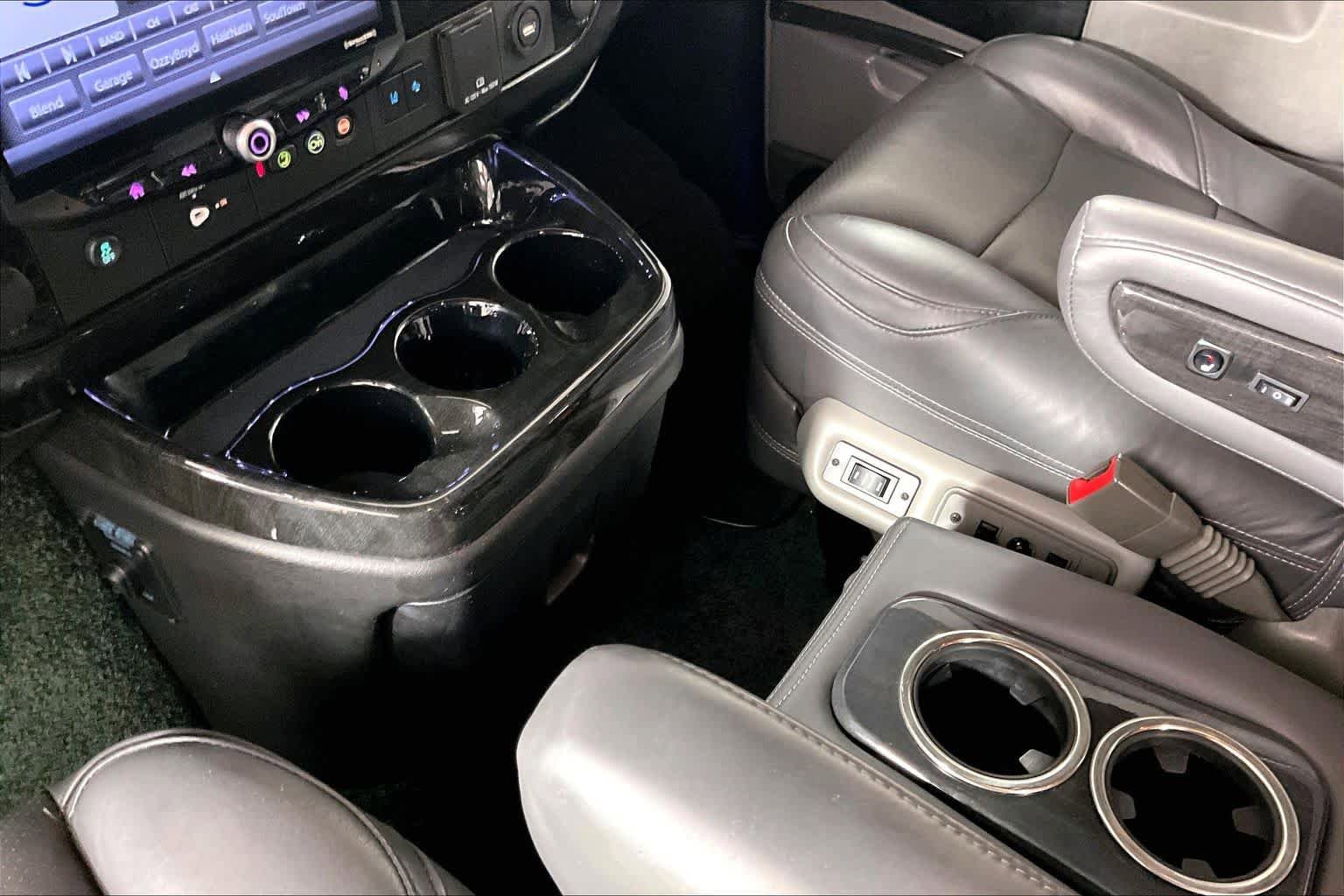 Used 2021 Chevrolet Express 2500 LS w/ Enhanced Convenience Package image 14