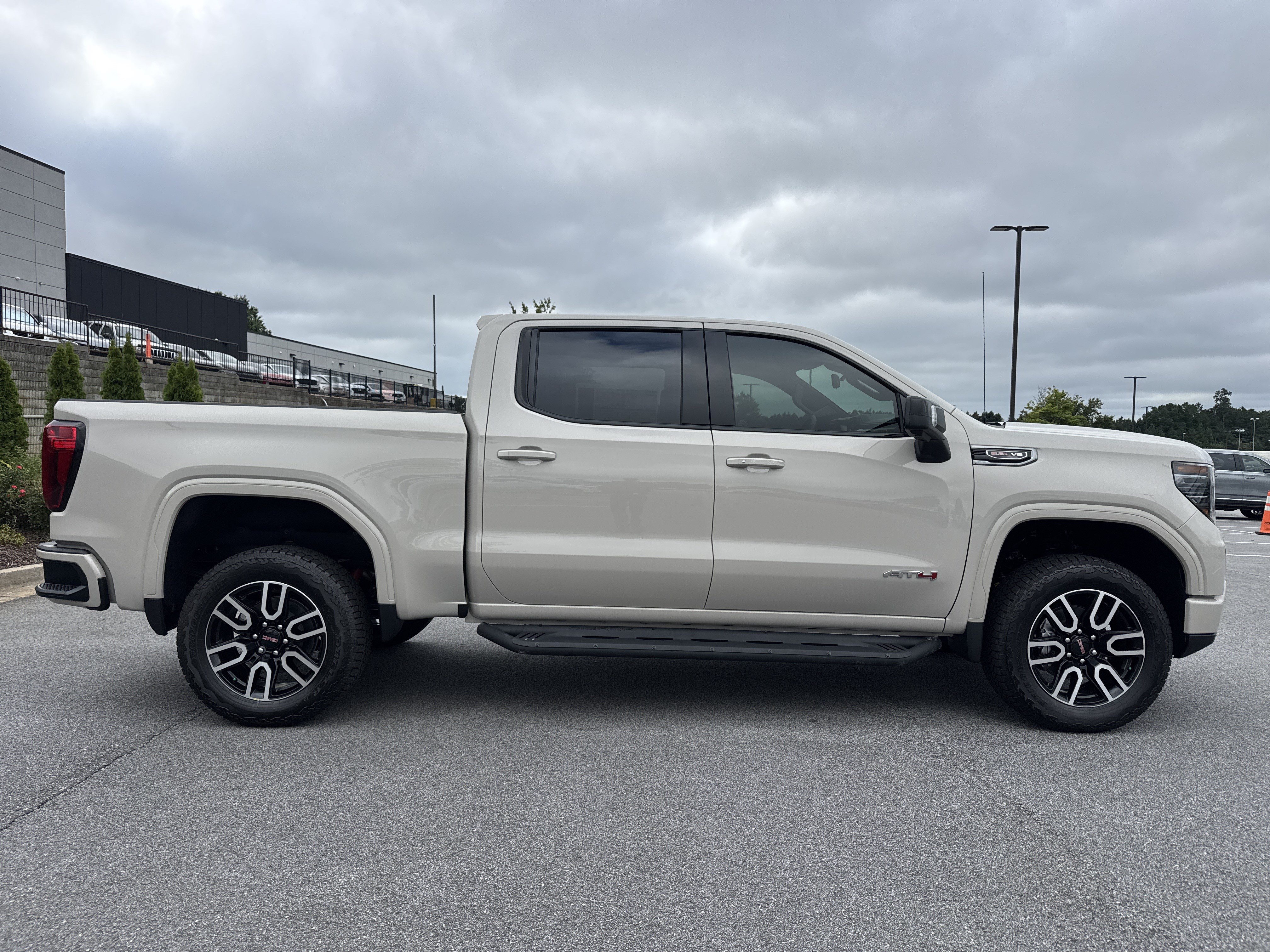 New 2026 GMC Sierra 1500 AT4 w/ AT4 Premium Package AWD/4WD image 11