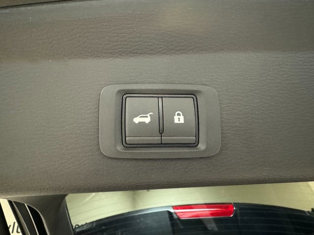 Used 2024 Mitsubishi Outlander 4WD Plug-In Hybrid image 24