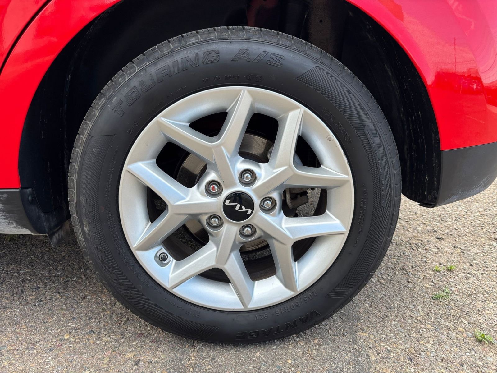 Used 2025 Kia Soul LX w/ LX Technology Package FWD image 28