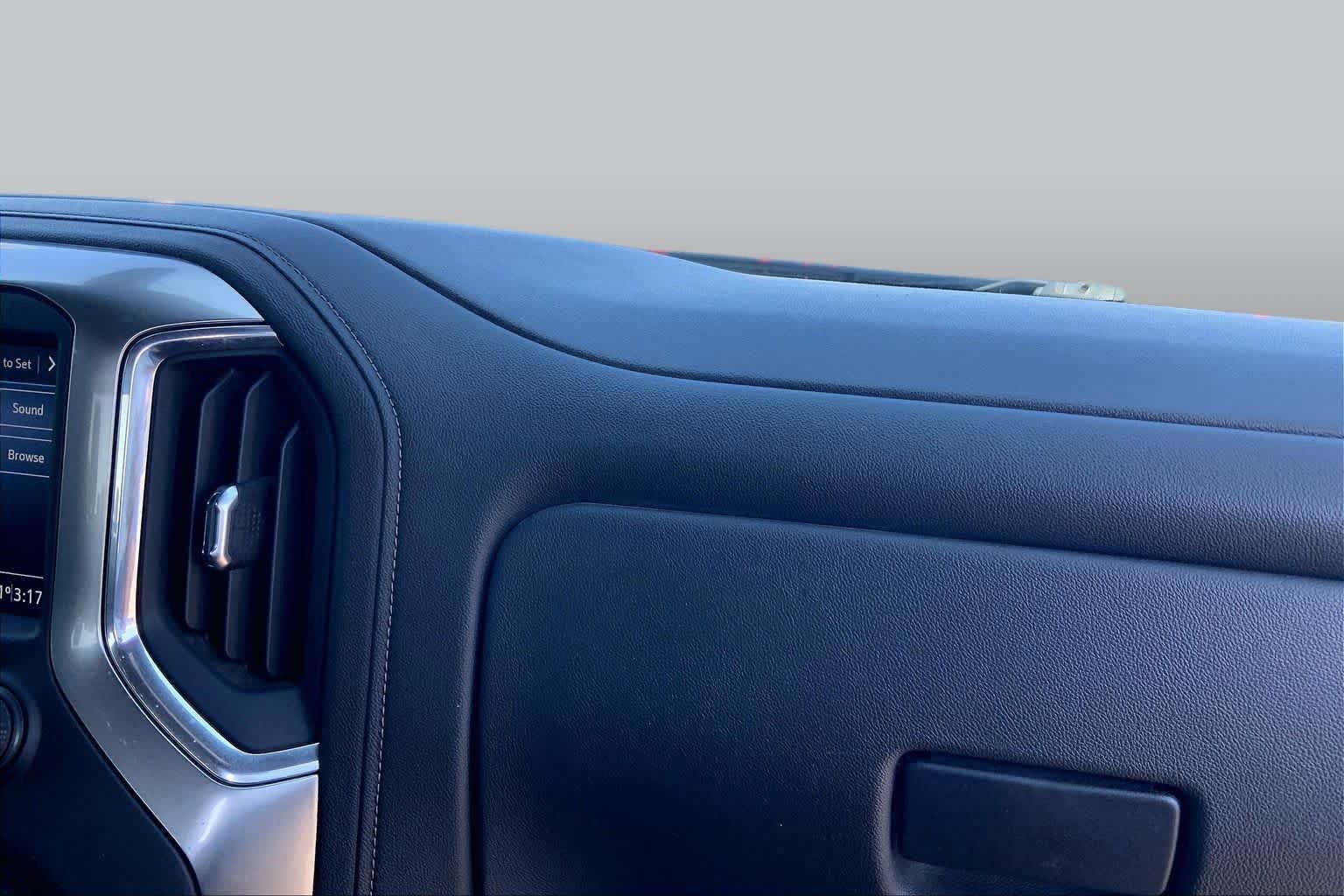 Used 2021 Chevrolet Silverado 1500 LT AWD/4WD image 19