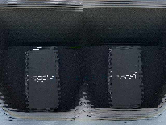 Used 2022 Tesla Model S image 25