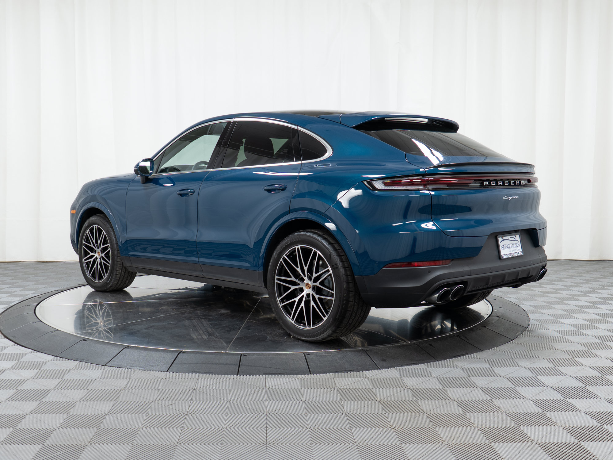 Certified 2026 Porsche Cayenne Coupe AWD/4WD image 3