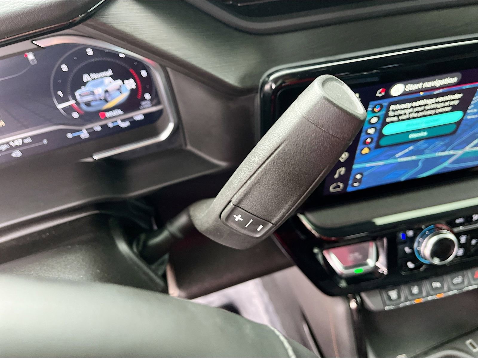 Used 2025 GMC Sierra 2500 AT4 w/ AT4 Premium Plus Package image 17