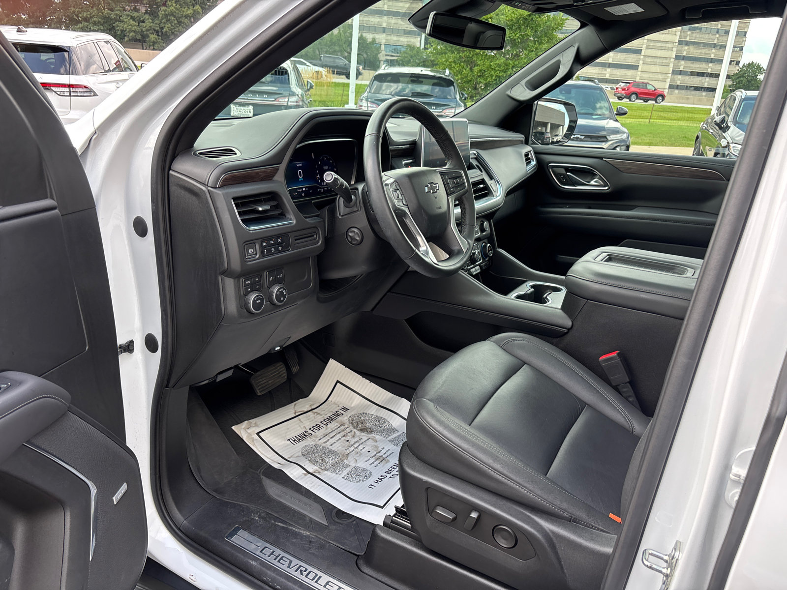Used 2023 Chevrolet Tahoe Z71 w/ Luxury Package AWD/4WD image 24