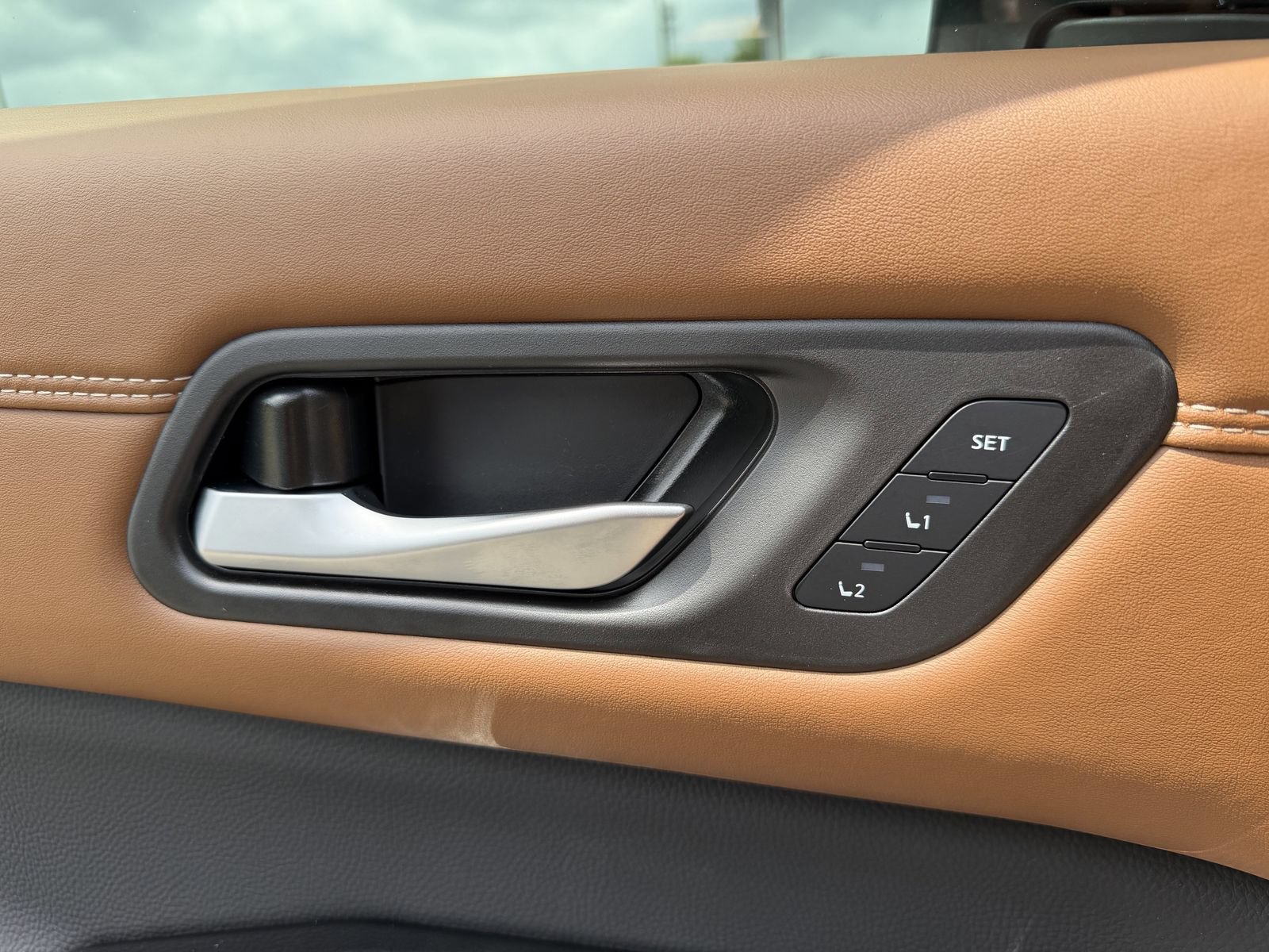 New 2026 Nissan Pathfinder Platinum FWD image 19