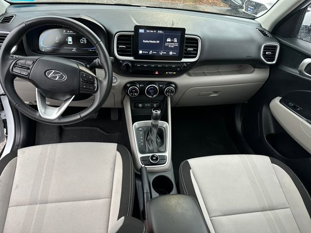Certified 2025 Hyundai Venue SEL image 14