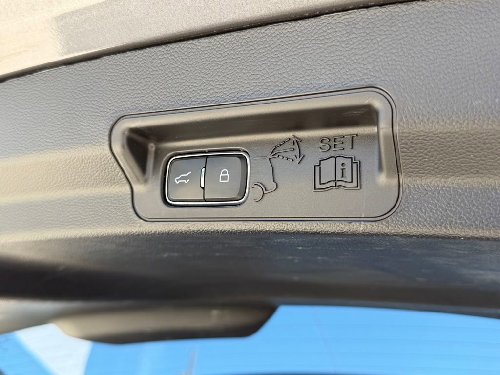 Used 2021 Ford Explorer Limited w/ Equipment Group 301A image 32