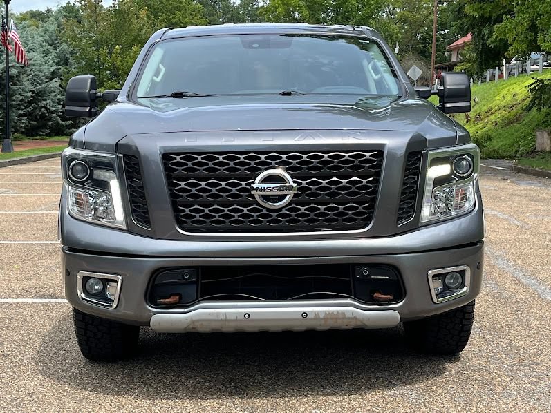 Used 2018 Nissan Titan PRO-4X w/ Pro-4x Convenience Package AWD/4WD image 27