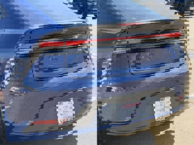 Used 2025 Toyota Prius LE image 6