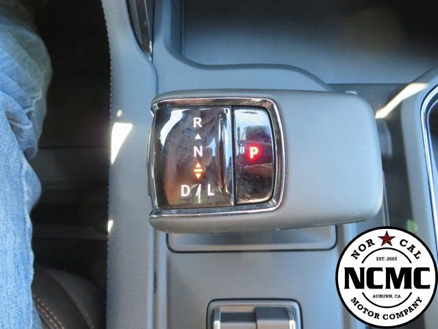 Used 2025 GMC Sierra 1500 AT4 image 34