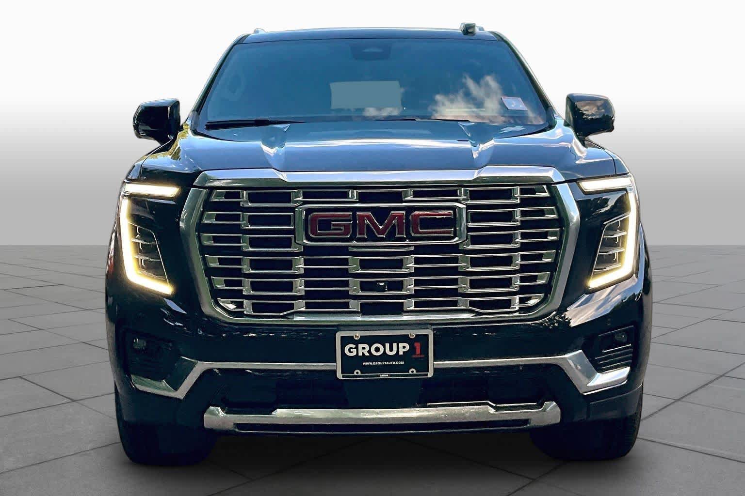 Used 2026 GMC Yukon Denali w/ Denali Reserve Package AWD/4WD image 4