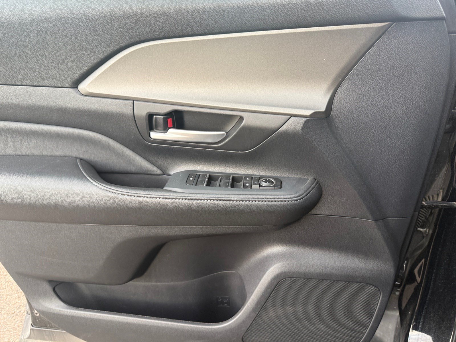 Used 2025 Toyota Grand Highlander AWD image 13