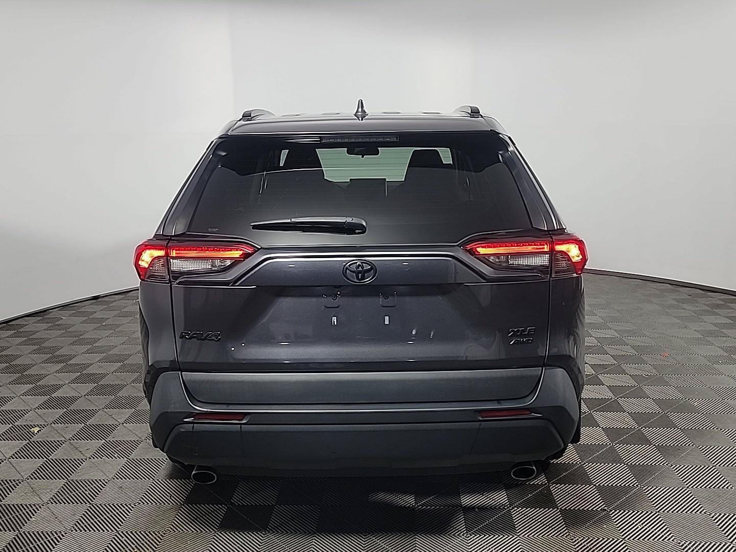 Used 2021 Toyota RAV4 XLE w/ Convenience Package AWD/4WD image 5
