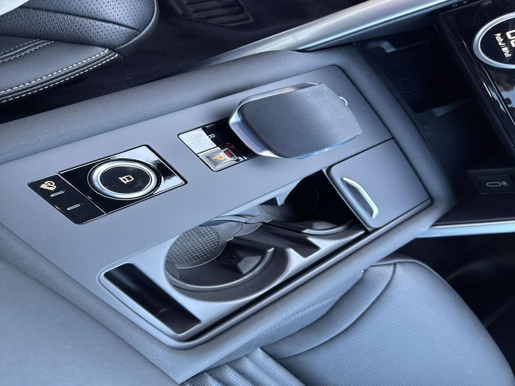 New 2026 Land Rover Discovery S AWD/4WD image 29