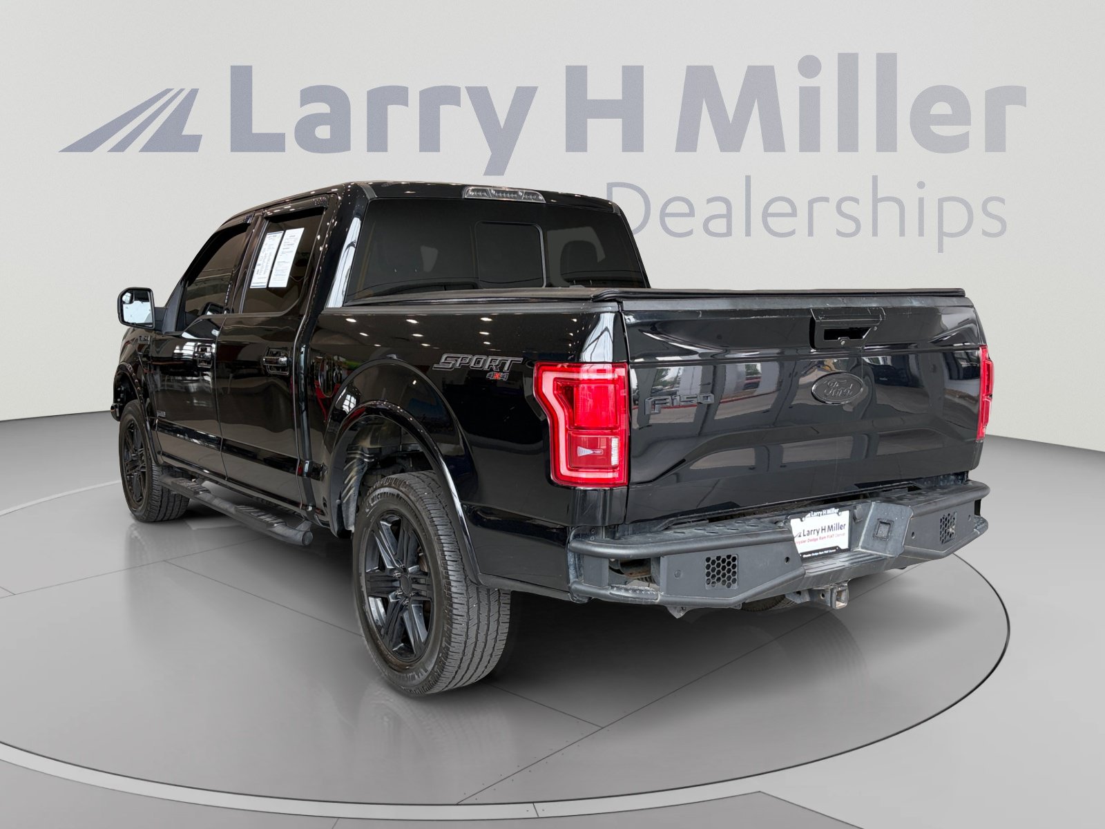 Used 2017 Ford F150 Lariat w/ Equipment Group 501A Mid AWD/4WD image 3