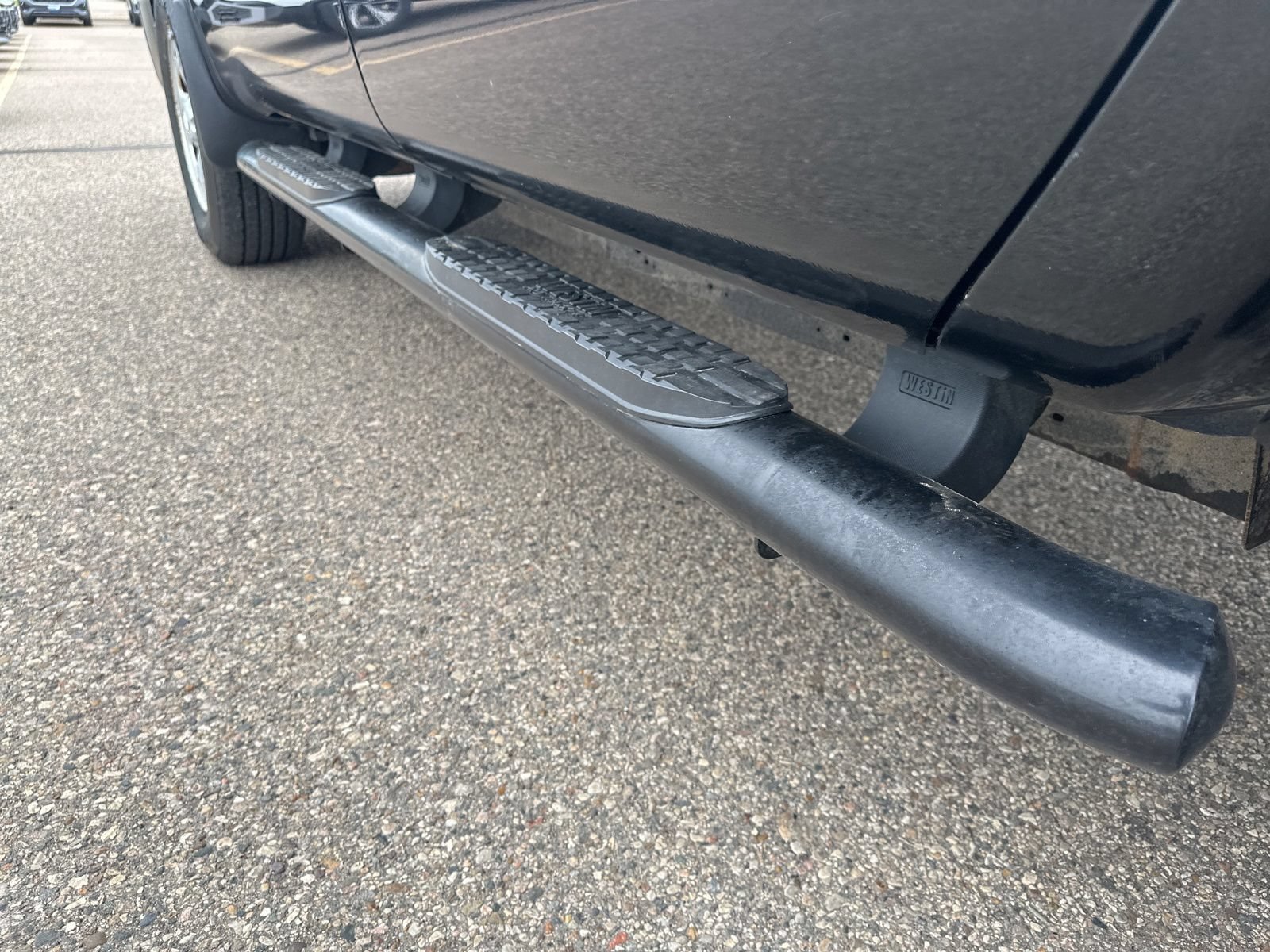 Used 2017 Nissan Titan SV AWD/4WD image 12