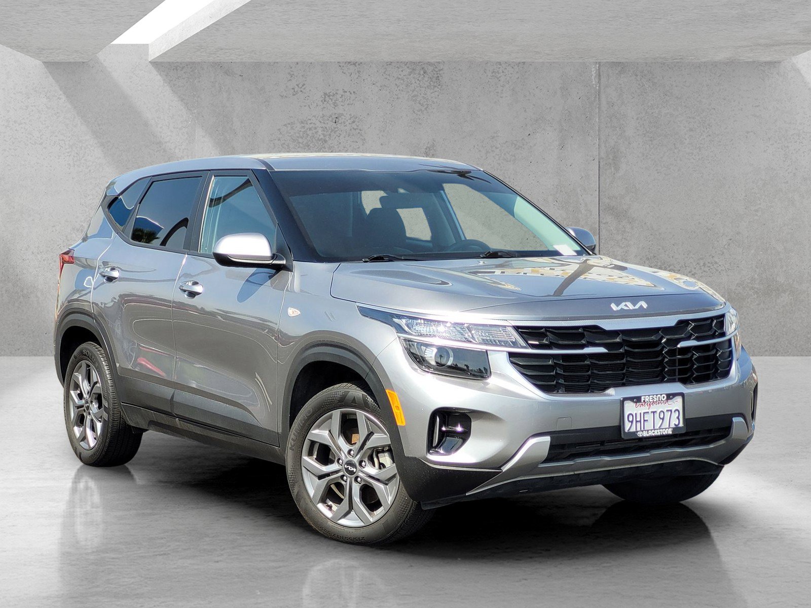 Used 2024 Kia Seltos LX AWD/4WD image 1