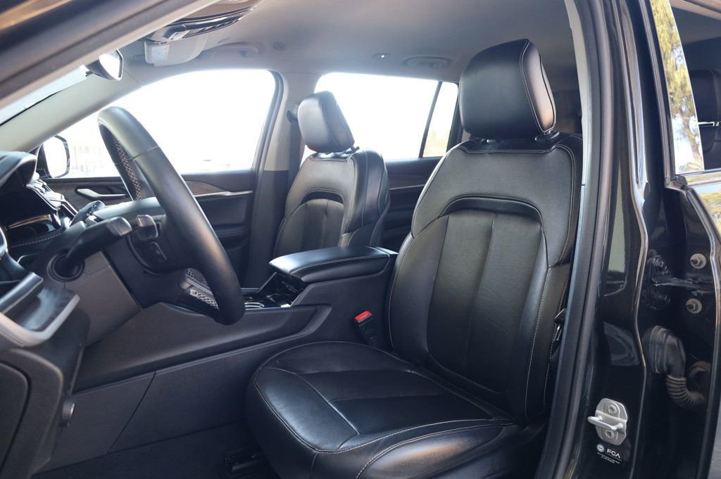 Used 2022 Jeep Grand Cherokee L Limited w/ Trailer Tow Group (B) image 13