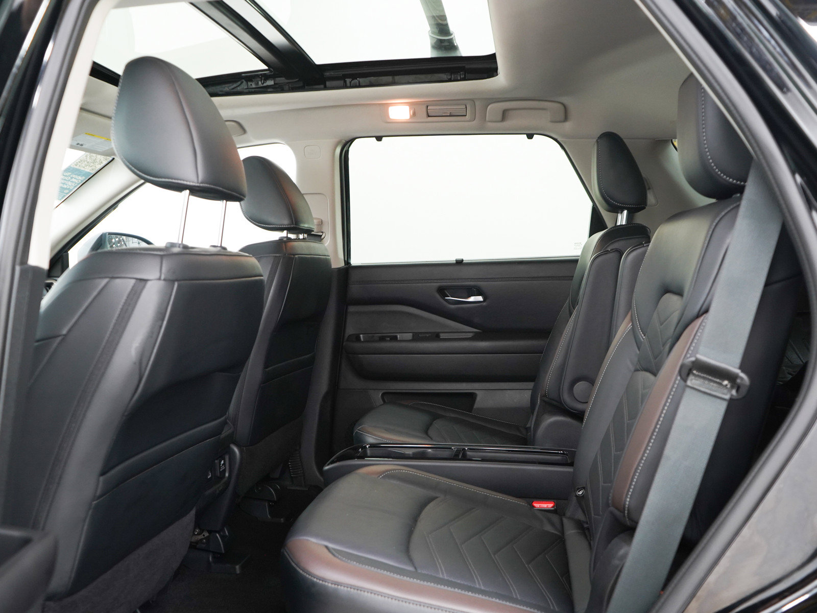 Used 2023 Nissan Pathfinder Platinum AWD/4WD image 23
