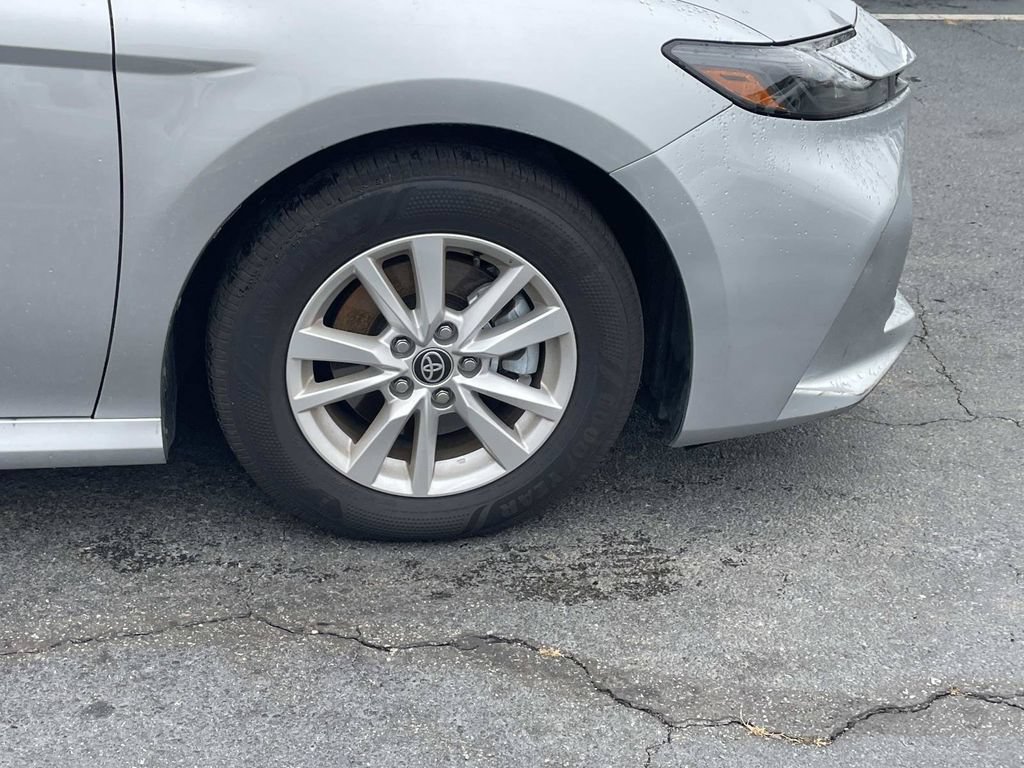 Used 2026 Toyota Camry LE FWD image 9