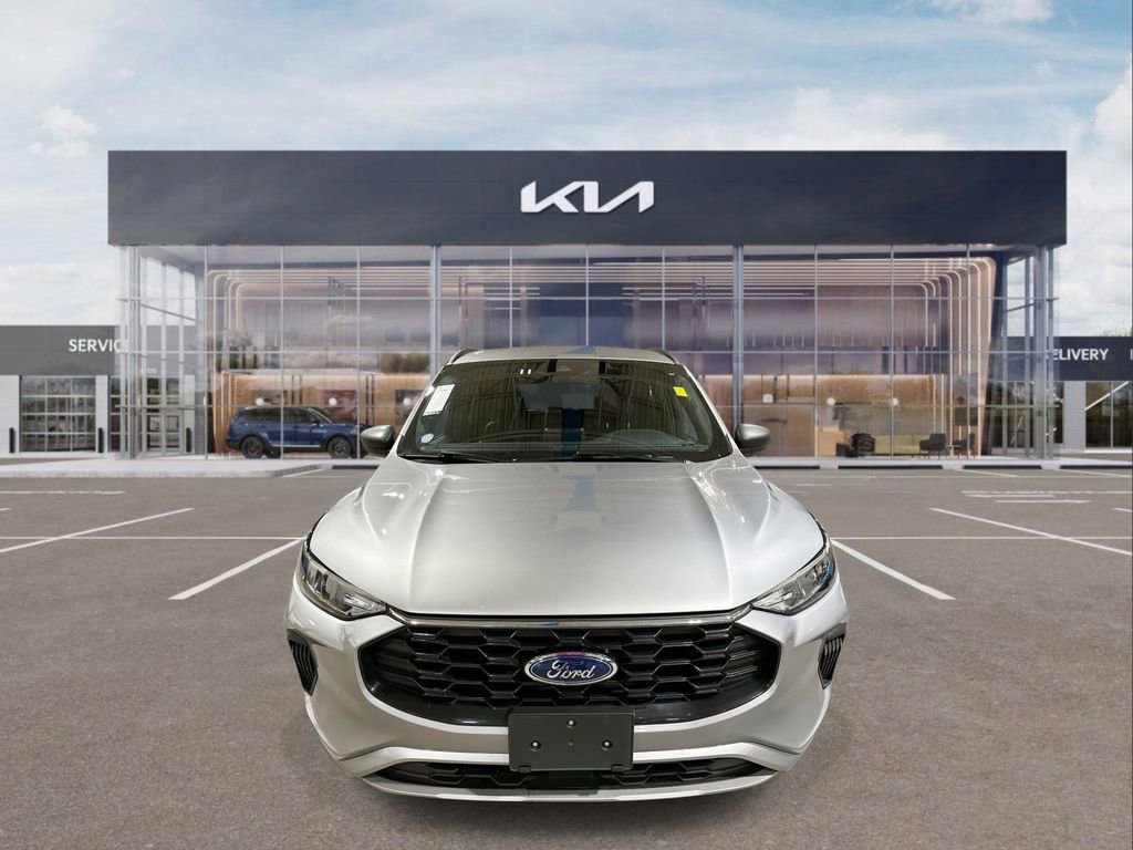 Used 2024 Ford Escape ST-Line image 3