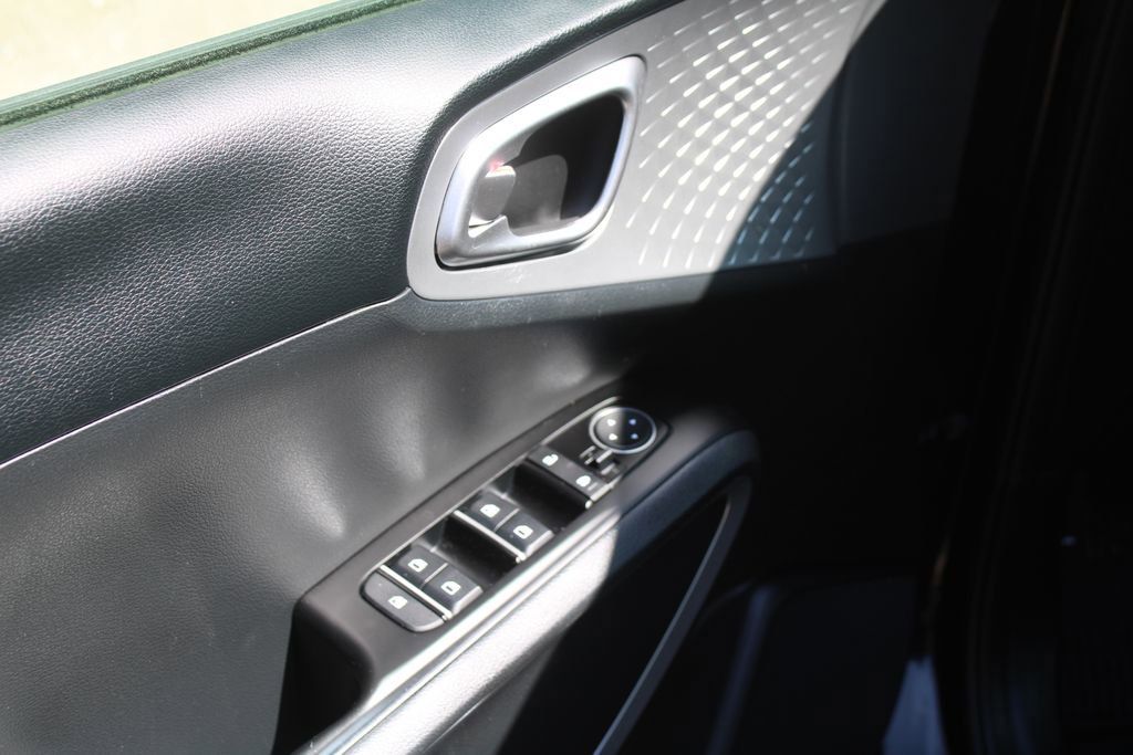 Certified 2023 Kia Soul LX image 18