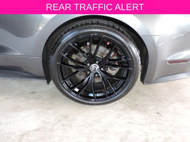 Used 2017 Ford Mustang GT Premium w/ Black Accent Package RWD image 11